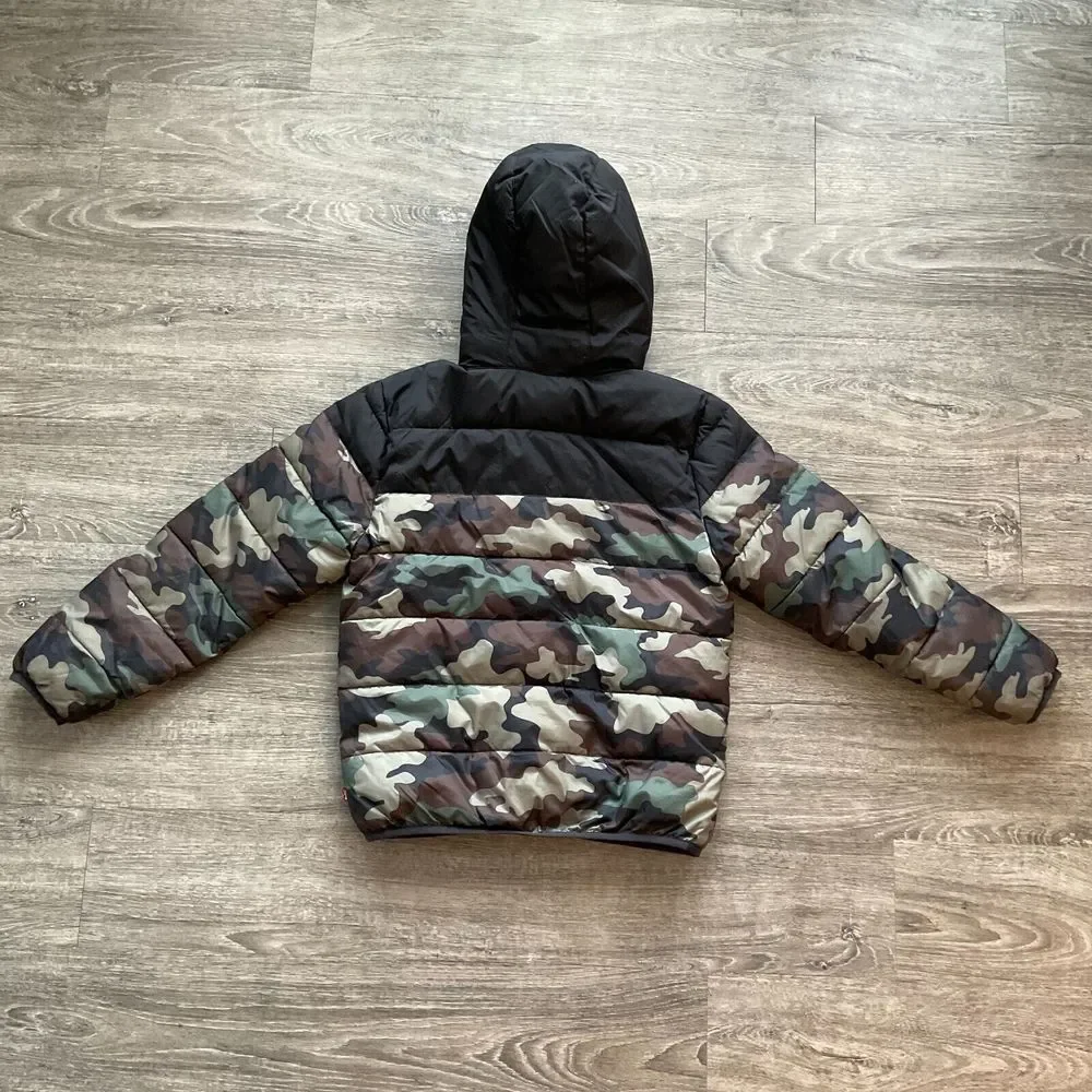 Levis levis hooded